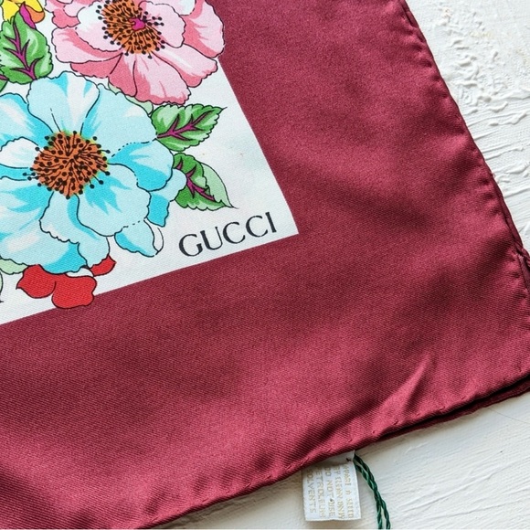 SOLD ELSEWHERE 🌴Gucci silk scarf - Picture 6 of 6